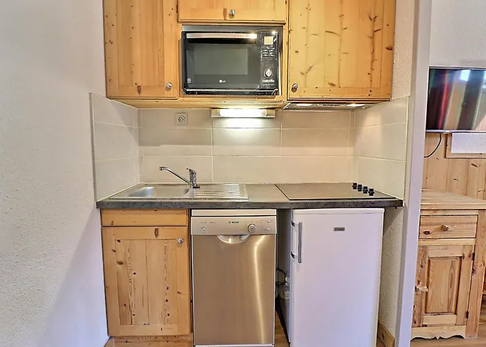 Confortable 2 Pieces, Skis Aux Pieds, 4 Pers, Balcon Ouest - Fr-1-182a-38 Courchevel